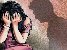 तंबाखू दिली नाही म्हणून महिलेचा विनयभंग..