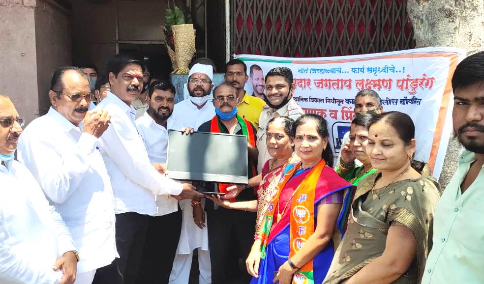 आ. लक्ष्मण जगताप यांच्या विकासनिधीतून काळेवाडी पोलीस चौकीस संगणक व प्रिंटर प्रदान...