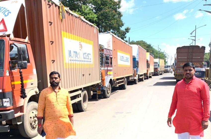 टेल्को रस्त्यावरील कंटेनर पार्किंगमुळे नागरिकांना त्रास..