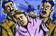 पोलीस अधिकाऱ्याशी झटापट, शिवीगाळ अनं धमकी..
