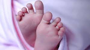 पडद्याशी खेळत असताना गळ्याभोवती फास अडकून आठ वर्षीय चिमुरडीचा मृत्यू..