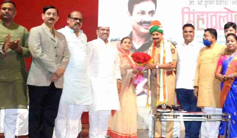 पोलिस प्रशासन दबाव टाकणारी किंवा लगान वसूल करणारी यंत्रणा नाही..