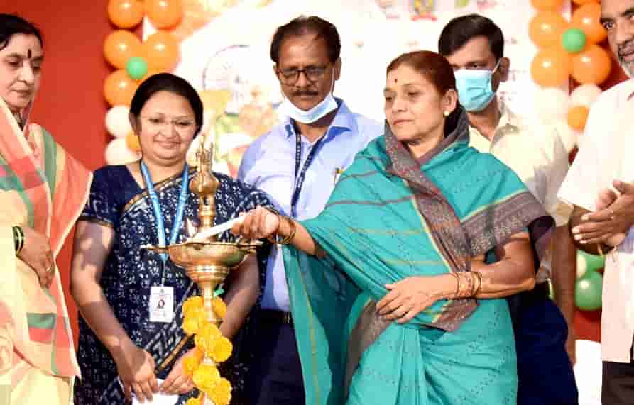 सांगवीत सलग ७५ तास नागरिकांचे कोविड लसीकरण..