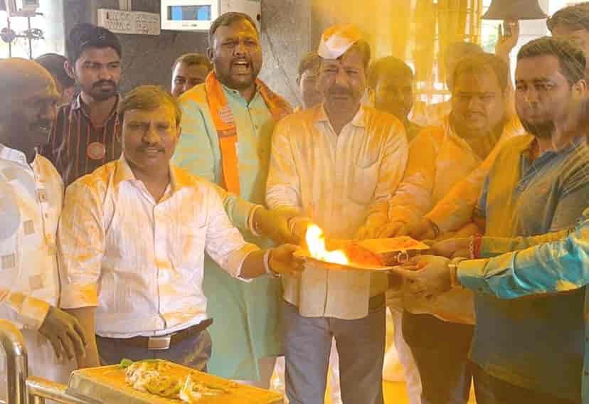 आकुर्डीतील खंडोबा मंदिरात मनसेचा 'येळकोट येळकोट जय मल्हार' चा गजर..