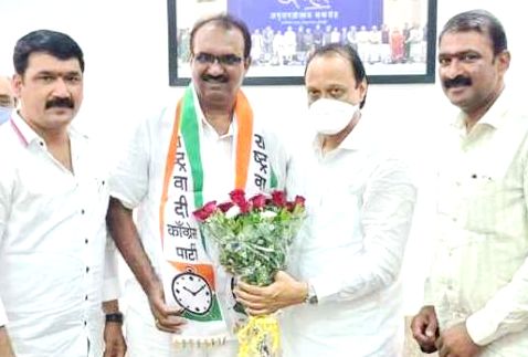 माजी नगरसेवक नारायण बहिरवाडे यांची घरवापसी..