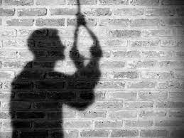 पैसे देऊन बाई वैशालीचे प्रकरण मिटव; नाहीतर तुला बघून घेईन'..