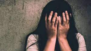 ओळखीचा फायदा घेत लग्नाच्या आमिषाने तरुणीवर बलात्कार..