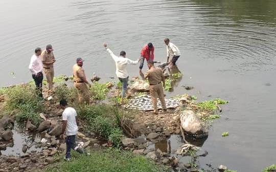 चिंचवडगाव येथील पवना नदीपात्रात आढळला जेष्ठ महिलेचा मृतदेह..