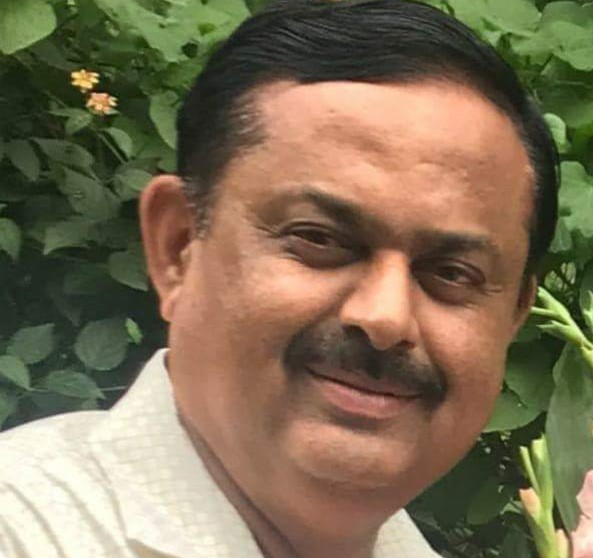 क्रीडा स्थापत्य विभागाचे कार्यकारी अभियंता सुनील वाघुंडे यांना निलंबित करा..