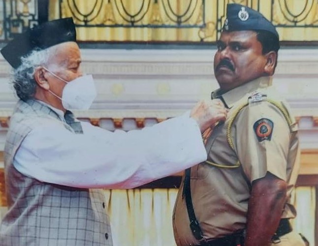 बापू जांभळे यांना राष्ट्रपती पदक प्रदान..