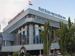 ''तक्रार दाखल करून आत घालीन, उठा शहाणे बना