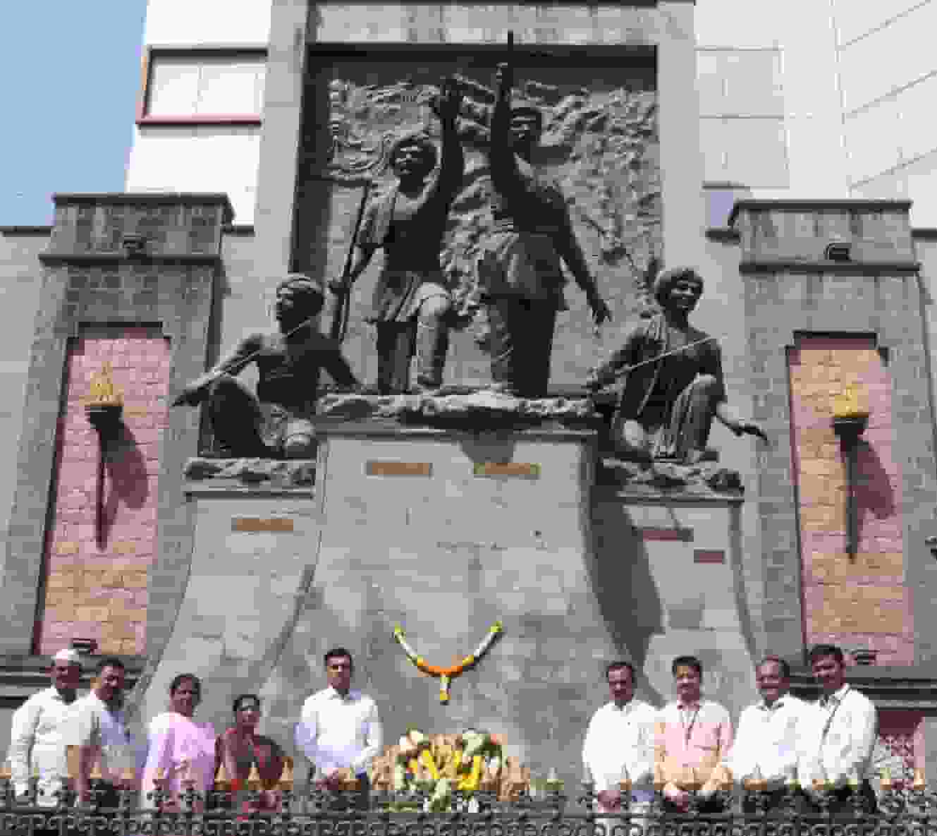 क्रांतिवीर दामोदर हरी चापेकर स्मृतिदिनानिमित्त पालिकेचे अभिवादन...