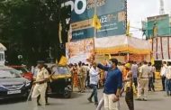 चिंचवड स्टेशन परिसरात लहुजी शक्ती सेनेच्या कार्यकर्त्यांकडून रस्ता रोको आंदोलन...