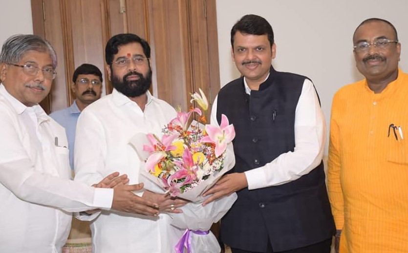 कहानी में ट्विस्ट...शिवसेनेचे बंडखोर नेते एकनाथ शिंदे महाराष्ट्राचे मुख्यमंत्री होणार..