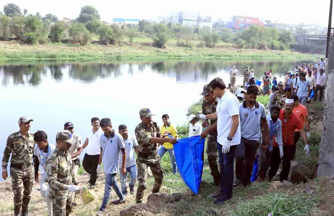 प्लास्टिकमुळे नदीरुपी मातेच अतोनात नुकसान होतय - प्रशासक राजेश पाटील..