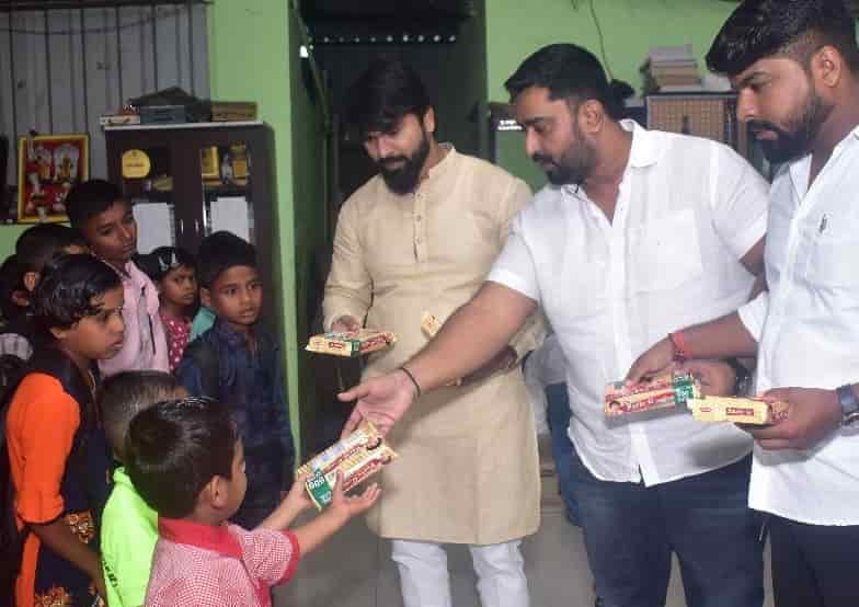 राष्ट्रवादी युवक अध्यक्ष इम्रान शेख यांच्या पुढाकारातून ४६ प्रभागात विधायक उपक्रम..