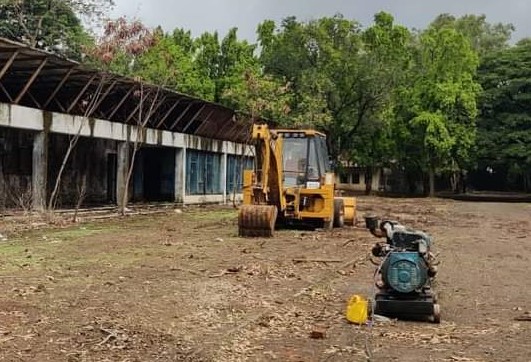 विनापरवाना वृक्षतोडी प्रकरणी आकुर्डीतील फॉरमायका कंपनीला पालिकेची नोटीस...