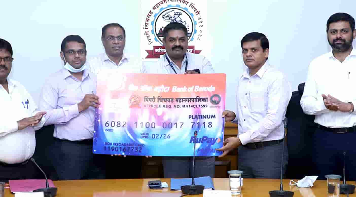पालिकेच्या वाहनांमध्ये इंधन भरण्यासाठी आता पेट्रोकार्ड कॅशलेस सुविधा...