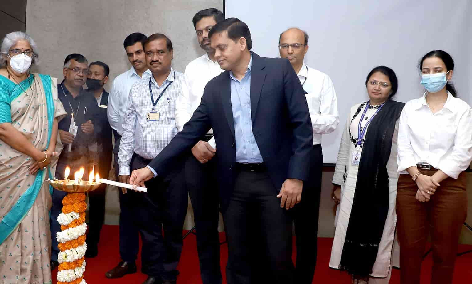 जनहितकारक उपक्रमाद्वारे उद्योग समूहांनी आपले उत्तरदायित्व निभवावे..