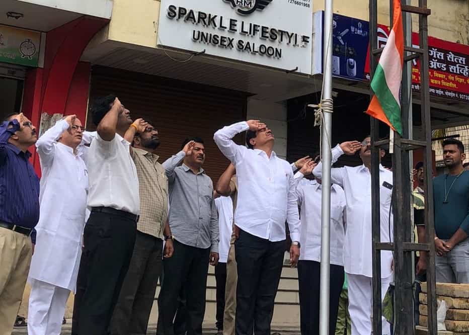 पिंपळे गुरवमध्ये राजेंद्र जगताप यांच्या हस्ते ध्वजारोहण...