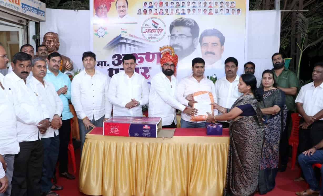 वृक्षमित्र अरुण पवार यांची वाढदिवसाचा अनावश्यक खर्च टाळत गरजूंना मदतीचा हात..