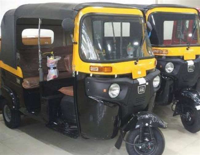 रिक्षाच्या पहिल्या दीड किलोमीटरच्या टप्प्यासाठी आता चार रुपयांची भाडेवाढ...