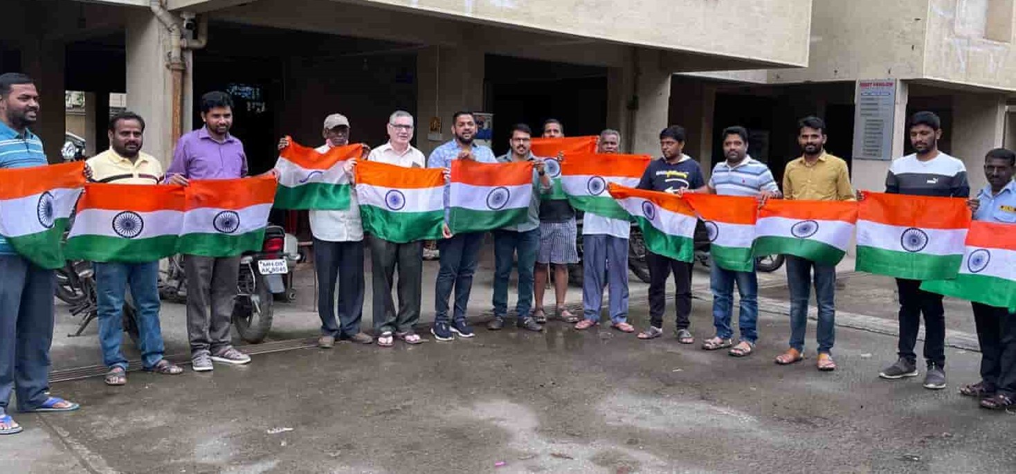 रहाटणी-काळेवाडीतील पंधराशे नागरिकांना मोफत राष्ट्रध्वजाचे वाटप...