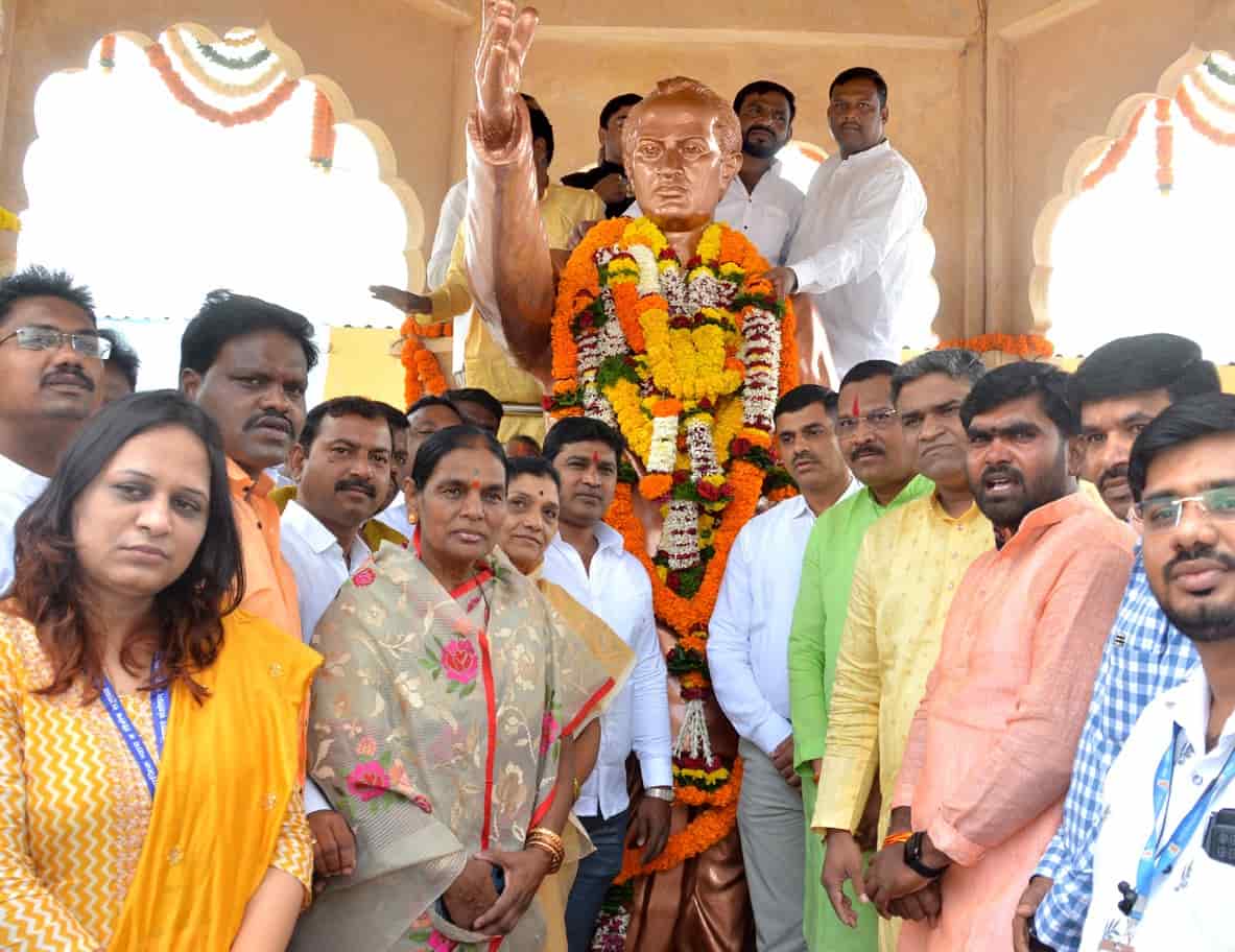 लोकमान्य टिळक पुण्यतिथी तसेच अण्णाभाऊ साठे जयंतीनिमित्त पालिकेचे अभिवादन...!