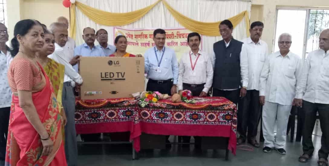 समाज विकास विभागाकडून ज्येष्ठ नागरीक संघटनांना टीव्हीचे वाटप...