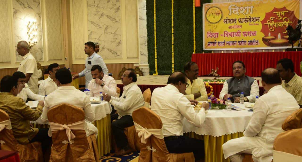 पिंपरीतील सर्वपक्षीय नेत्यांसह विविध क्षेत्रातील मान्यवरांची दिवाळी फराळ कार्यक्रमात हजेरी...