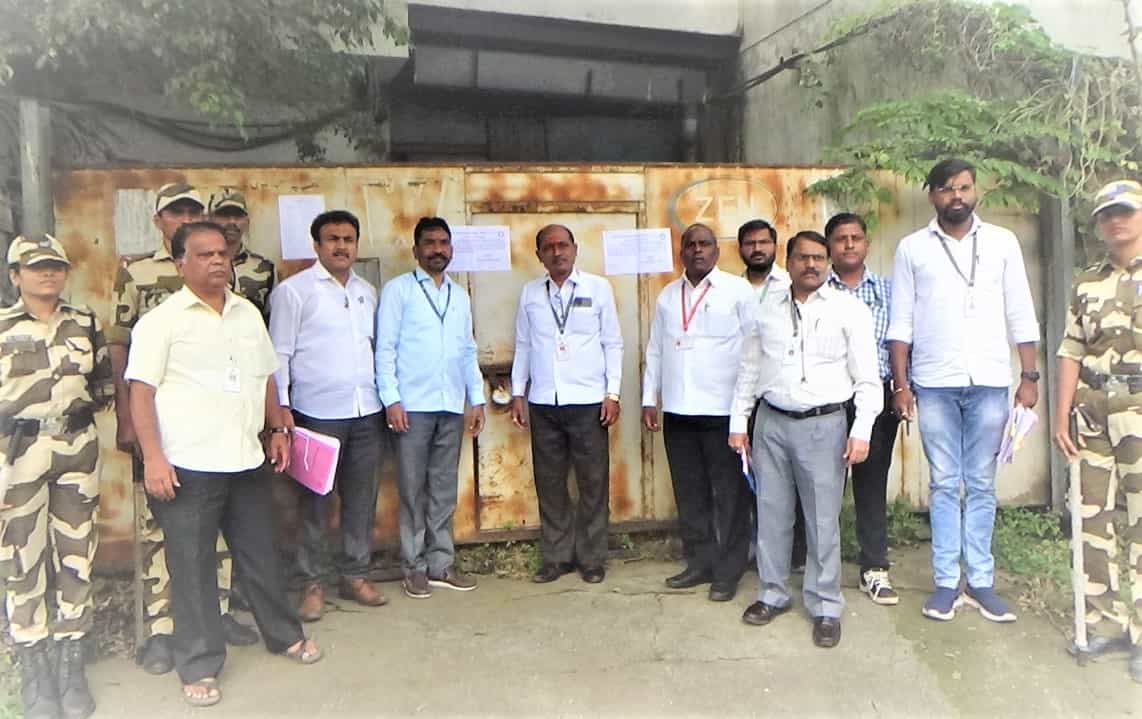 तळवडे कर संकलन कार्यालयाकडून मिळकती सिल; थकबाकीदारांचे धाबे दणाणले..