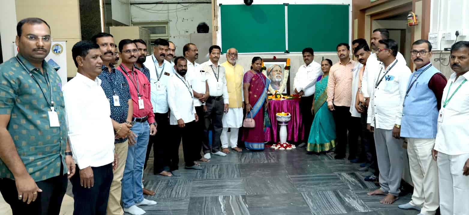 संत गाडगेबाबा यांच्या पुण्यतिथीनिमित्त पिंपरी चिंचवड महानगरपालिकेचे अभिवादन..!