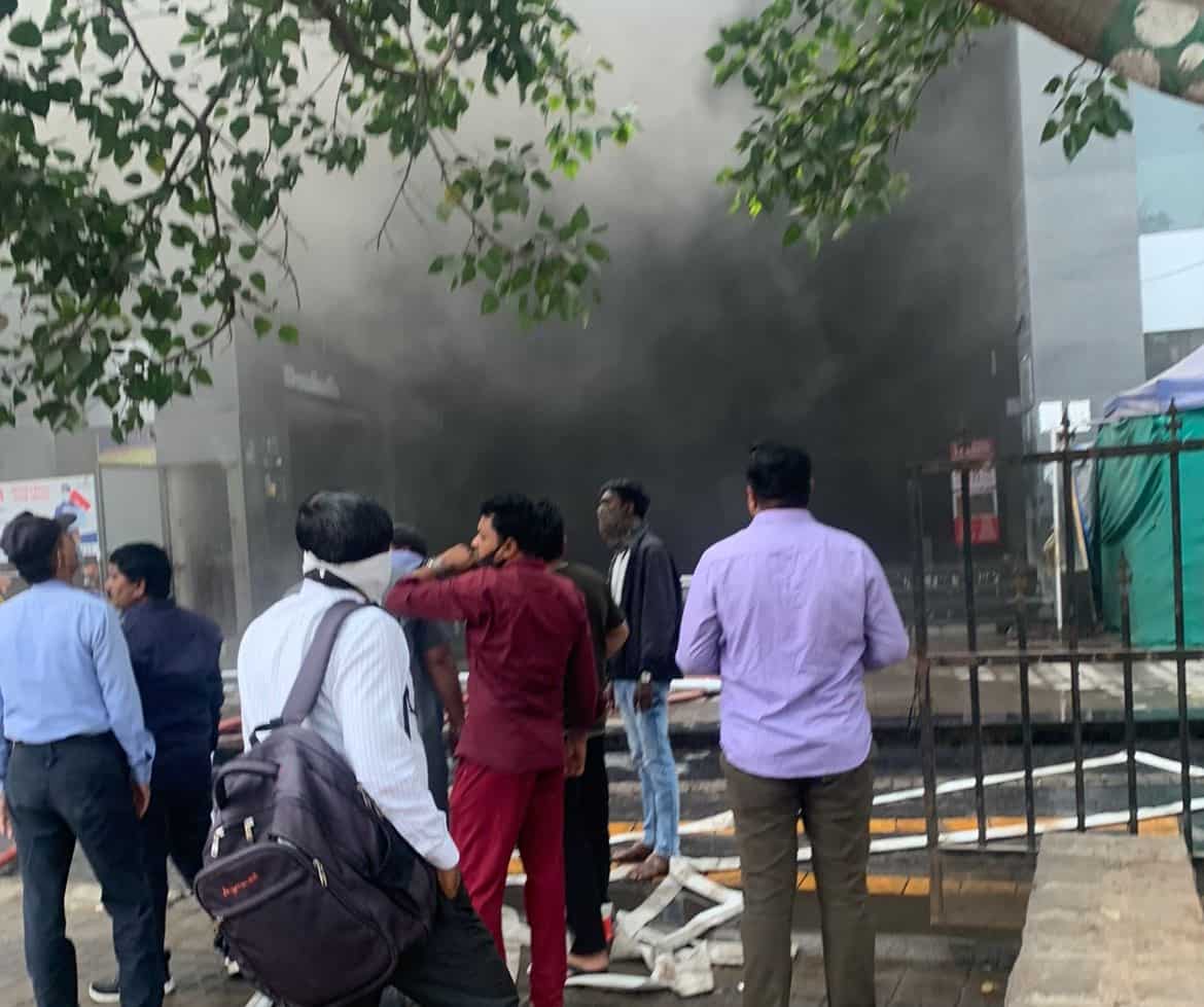 पिंपळे सौदागर येथील शिवार चौकातील रेनबो प्लाझामध्ये आगीची दुर्घटना...