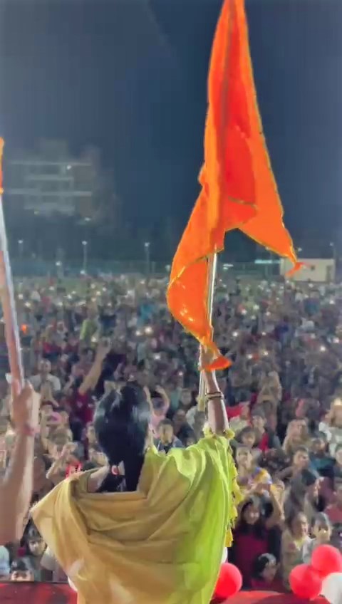 ख्रिसमस कार्निवलमध्ये ' जय श्रीराम ' च्या गीतावर अबालवृद्धांनी धरला ठेका..