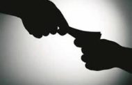 सातबाऱ्यावर जमिनीच्या नोंदीसाठी मंडल अधिकाऱ्याकडून लाचेची मागणी...