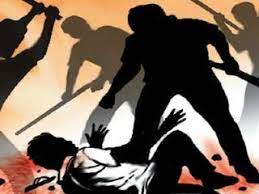 कचरा उचलण्याच्या कारणावरून ग्रामपंचायत शिपायाला बॅटने मारहाण...