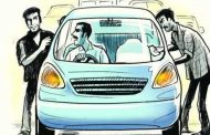 ' आमच्या गाडीला डॅश का देतो ' असे म्हणत भर रस्त्यावरच टोळक्याची भाईगिरी...