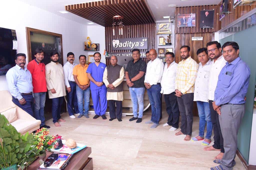 पद्मश्री इदाते यांची आदित्य डेंटल हॉस्पिटलला सदिच्छा भेट..