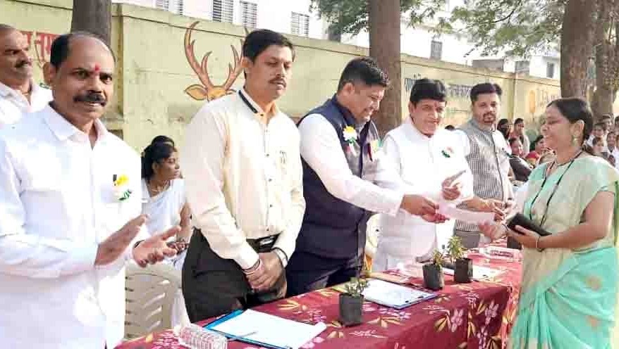 भारतीय जैन संघटना विद्यालयात प्रजासत्ताक दिन उत्साहात साजरा...