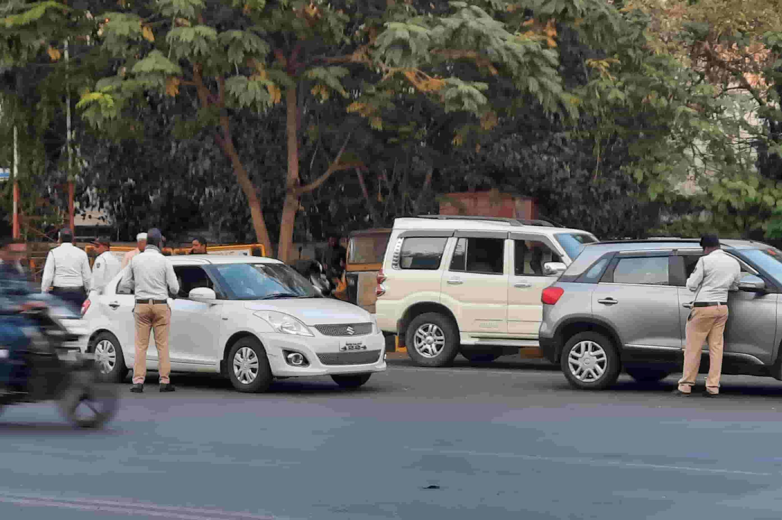 वाहतूक पोलिसांकडून विशेष मोहिमेंतर्गत बेशिस्त वाहनचालकांवर मोठी कारवाई...