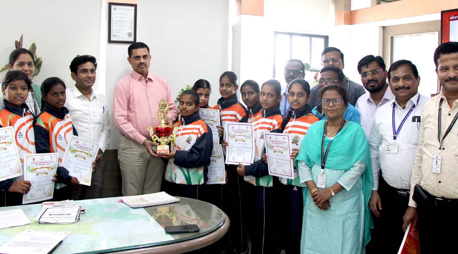 थेरगावचा १४ वर्षीय मुलींचा कबड्डी संघ राज्यस्तरीय स्पर्धेत उपविजेता...
