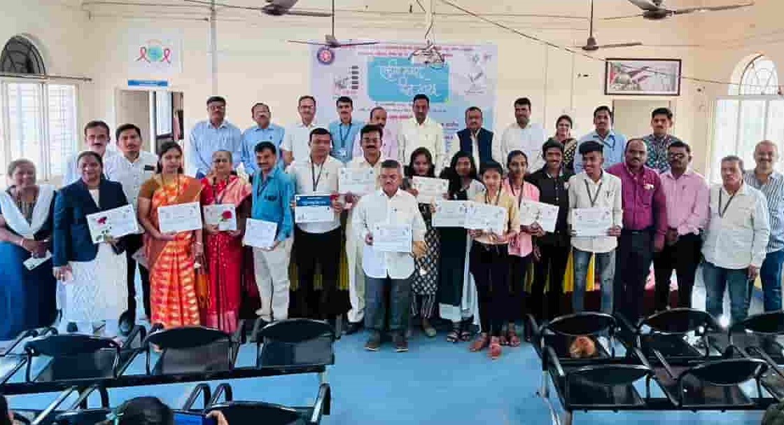 लांडेवाडीतील राजमाता जिजाऊ महाविद्यालयात राष्ट्रीय मतदार दिन उत्साहात साजरा...