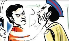बेकायदेशीरपणे शहरात राहणाऱ्या इराणी तरुणाची पोलिसांना मारहाण...