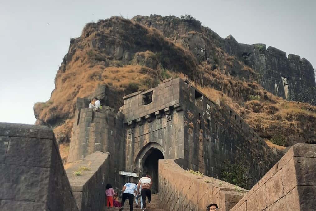 किल्ले लोहगड परिसरात रविवारपर्यंत जमावबंदीचे आदेश लागू...