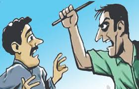 ' तुला व तुझ्या मुलाला पोलीस केस मध्ये अडकवतो ' असे म्हणत एकाला मारहाण...