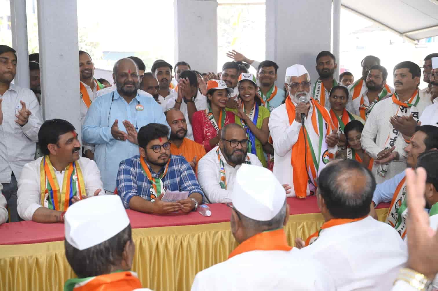 नाना काटे यांच्या विजयासाठी ज्येष्ठ शिवसैनिक सरसावले..