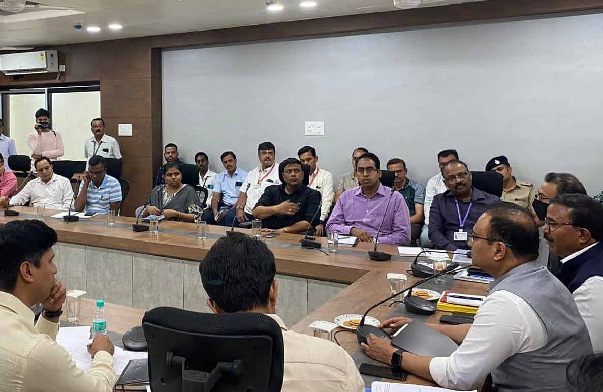 आचारसंहिता पालनासाठी यंत्रणेने सजग रहावे - जिल्हाधिकारी डॉ. राजेश देशमुख..