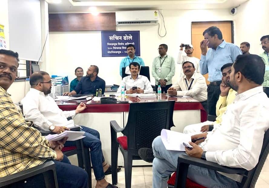 चिंचवड पोटनिवडणुकीसाठी आयोगाने मागविले कोल्हापूरातून अतिरिक्त बॅलेट युनिट..