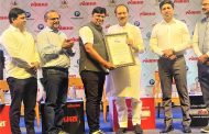 पुरस्काराच्या माध्यमातून समाजासाठी झटत राहण्याची मिळते प्रेरणा - संतोष सौंदणकर..