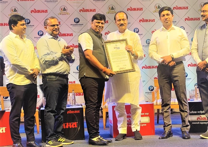 पुरस्काराच्या माध्यमातून समाजासाठी झटत राहण्याची मिळते प्रेरणा - संतोष सौंदणकर..